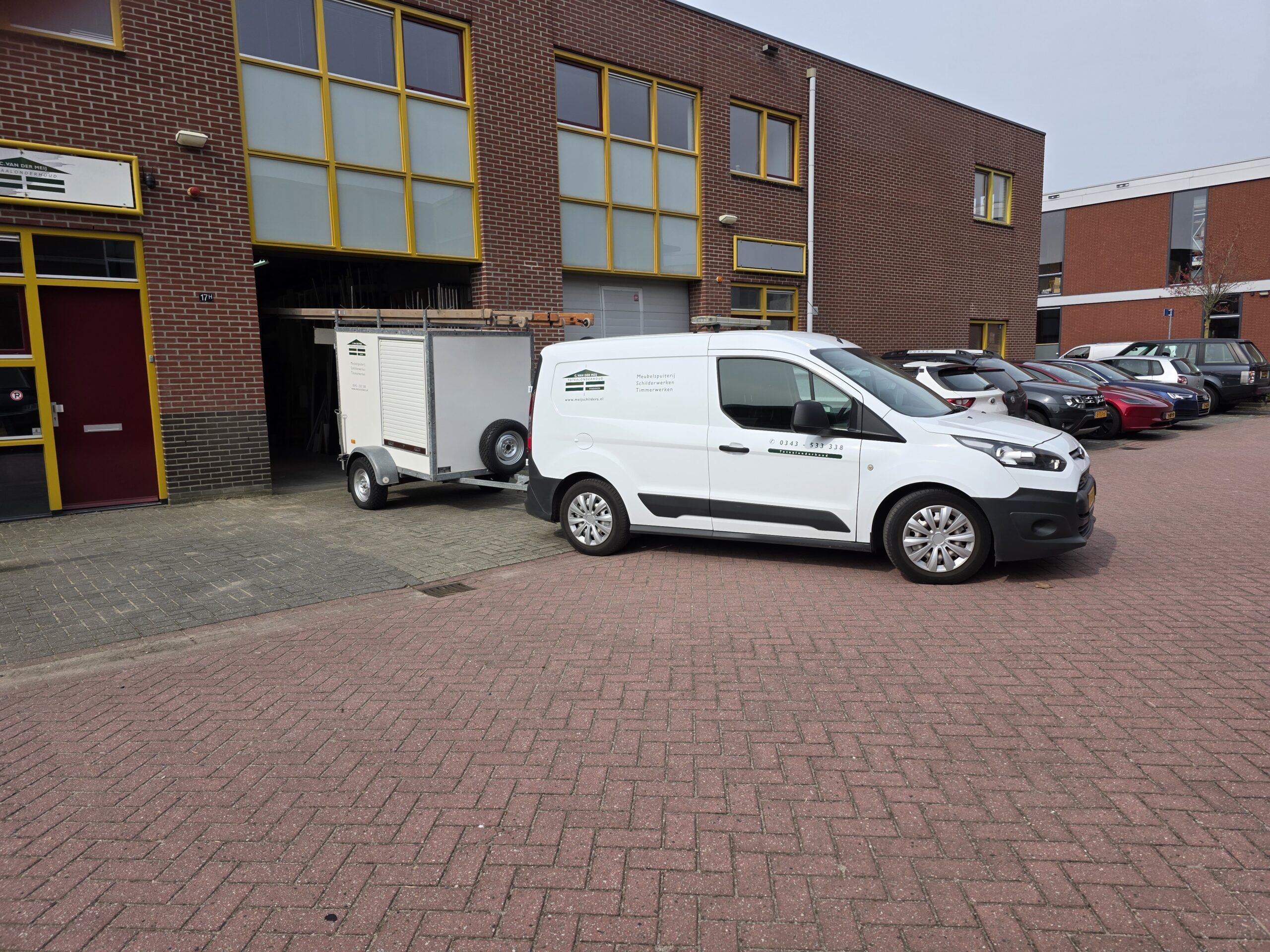 Bedrijfspand en bestelbus van C. van der Meij Schilderwerken in Bunnik